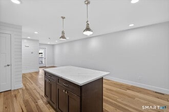 32 1/2 Village Rd in Milford, CT - Building Photo - Building Photo