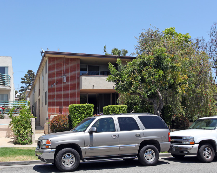 941 10th St in Santa Monica, CA - Building Photo