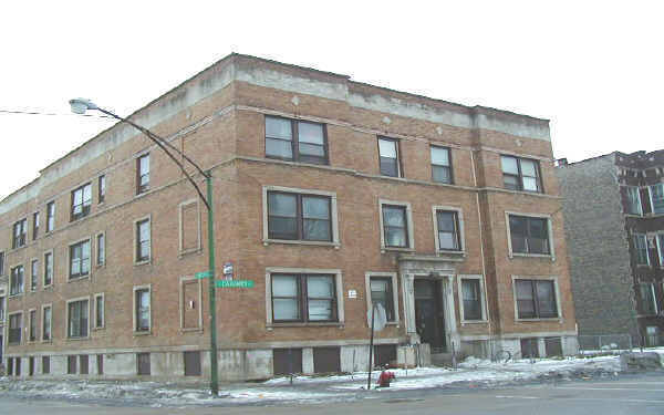 5701 S Calumet Ave in Chicago, IL - Foto de edificio