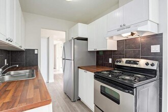 Cassils Plaza in Brooks, AB - Building Photo - Building Photo