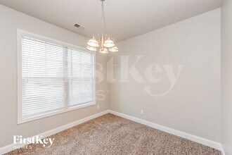 2061 Chesley Dr in Austell, GA - Foto de edificio - Building Photo