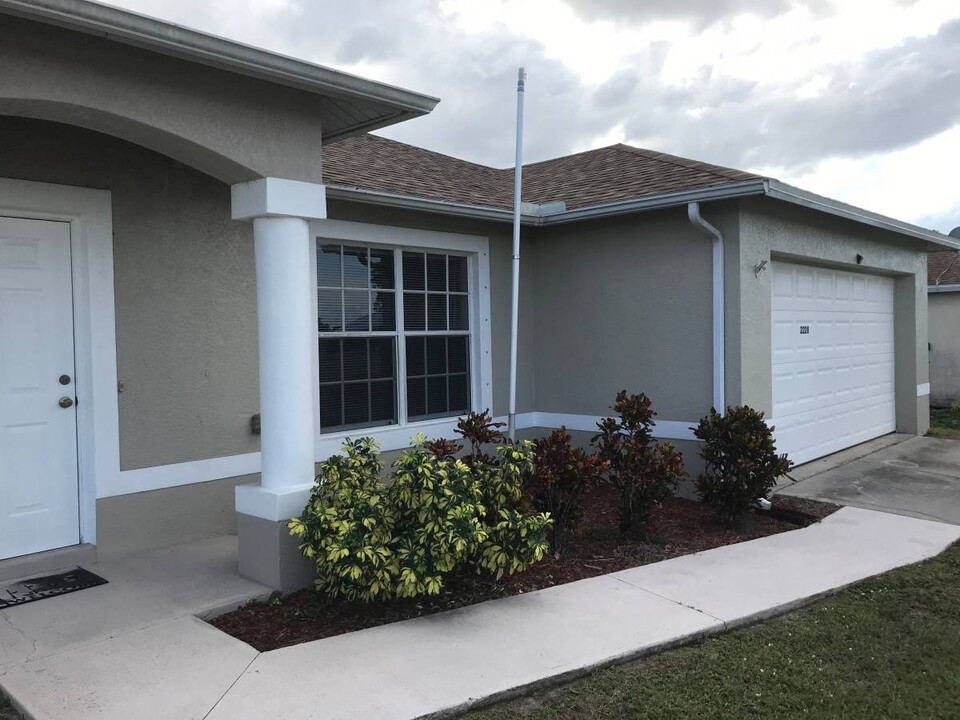 2228 Kismet Pky W in Cape Coral, FL - Building Photo