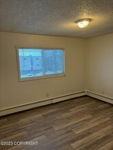 1916 Beaver Pl in Anchorage, AK - Foto de edificio - Building Photo