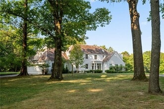 879 Blackburn Rd in Sewickley, PA - Building Photo - Building Photo