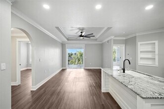 5304 Bay Club Cir in Tampa, FL - Building Photo - Building Photo