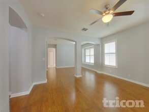 204 Addington Dr in DeLand, FL - Foto de edificio - Building Photo