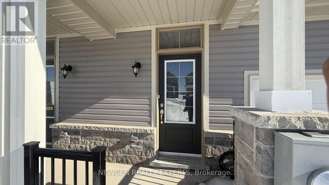 33 MacKenzie St in Southgate, ON - Building Photo - Building Photo