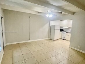 1079 SE 22nd Ave in Pompano Beach, FL - Building Photo - Building Photo