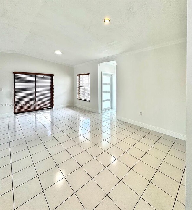 13861 SW 9th Terrace in Miami, FL - Building Photo - Building Photo