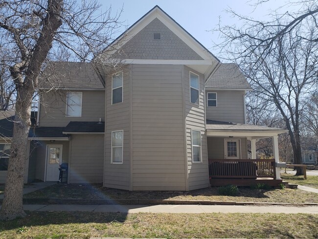930 Fremont St in Manhattan, KS - Building Photo - Building Photo