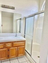 5012 Greenville Ct in Bakersfield, CA - Building Photo - Building Photo