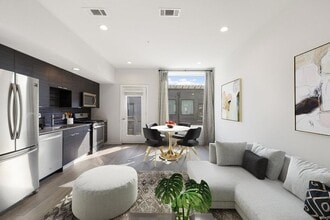 1800 E 4th St, Unit 327 in Austin, TX - Foto de edificio - Building Photo