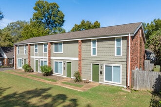 Spottswood Manor in Memphis, TN - Foto de edificio - Building Photo