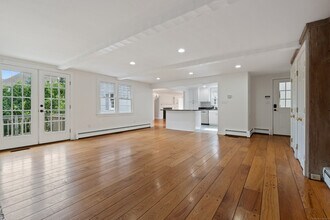 486 Deercliff Rd in Avon, CT - Building Photo - Building Photo