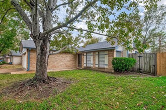 10051 Spotted Horse Dr in Houston, TX - Building Photo - Building Photo