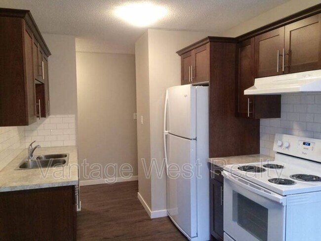 235 Husch Rd in Kelowna, BC - Building Photo - Building Photo