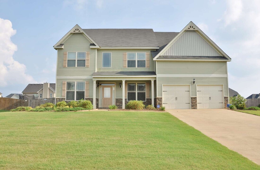 5 Valor Wy in Fort Mitchell, AL - Building Photo