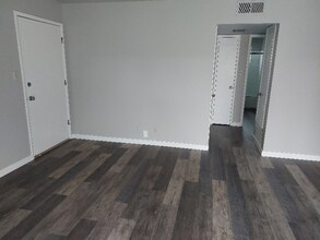 1100 Ranchero Way in San Jose, CA - Building Photo - Building Photo