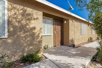 3873 Soda Springs Dr in Las Vegas, NV - Building Photo - Building Photo