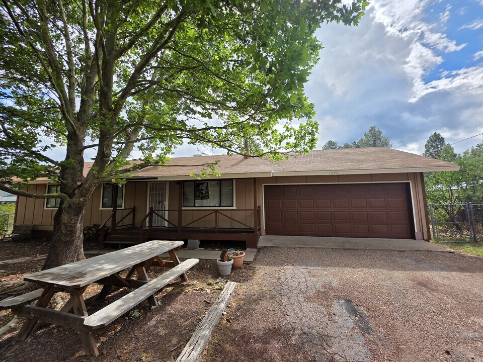 1295 S Julia Ln in Lakeside, AZ - Building Photo