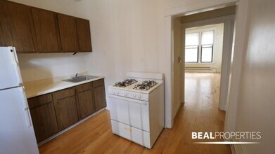 725 W Barry Ave in Chicago, IL - Building Photo - Building Photo
