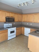 4457 Tomer Ln in Las Vegas, NV - Building Photo - Building Photo