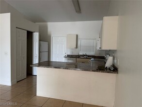 3826 SW 8th Pl in Cape Coral, FL - Foto de edificio - Building Photo