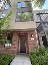 328 11th St in Sacramento, CA - Building Photo - Building Photo