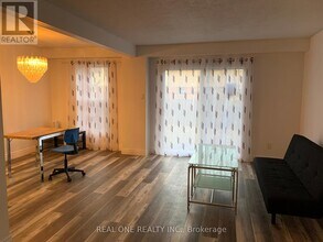 37 Middleton Ct in Markham, ON - Building Photo - Building Photo