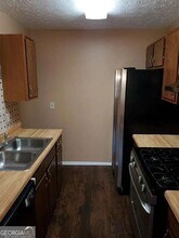 2303 Pine Tree Trail in College Park, GA - Building Photo - Building Photo
