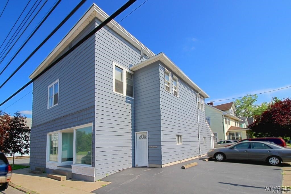 250 West Ave in Lockport, NY - Building Photo