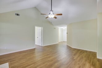 607 S Skinner Ave in Pooler, GA - Building Photo - Building Photo