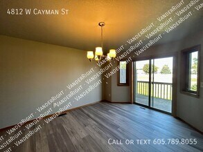 4812 W Cayman St in Sioux Falls, SD - Building Photo - Building Photo