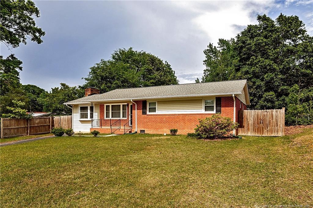 455 Lansdowne Rd in Fayetteville, NC - Building Photo