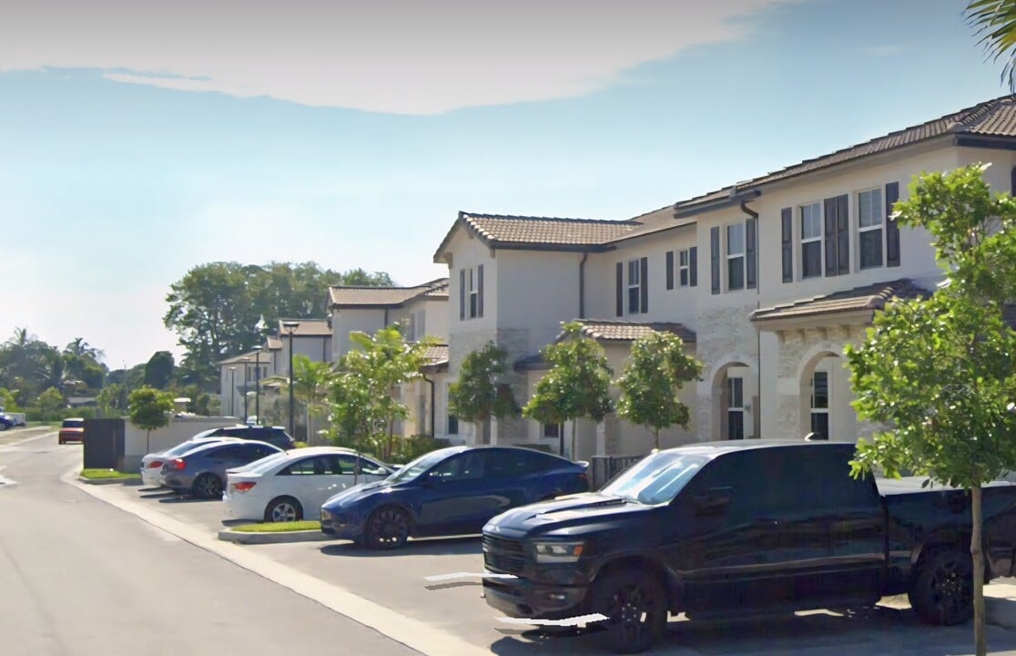 2328 NW 125th St in Miami Shores, FL - Building Photo