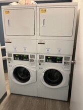 14900 Moorpark Street in Sherman Oaks, CA - Foto de edificio - Building Photo