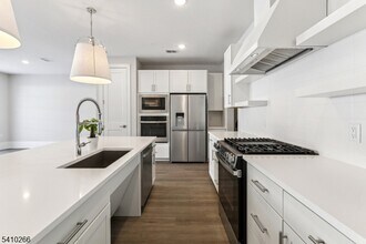 179 Jasmine Dr in Warren, NJ - Building Photo - Building Photo