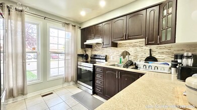4 Chipmunk Cres in Brampton, ON - Building Photo - Building Photo