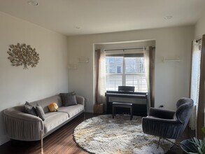 60 Andrews Way in Piscataway, NJ - Building Photo - Building Photo