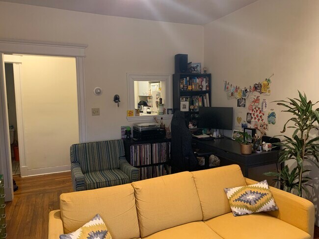 1669 Commonwealth Ave, Unit 12A in Boston, MA - Foto de edificio - Building Photo