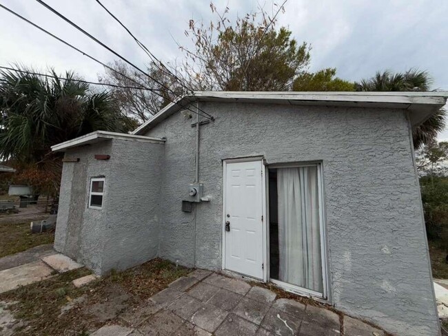 property at 701 N 9th St