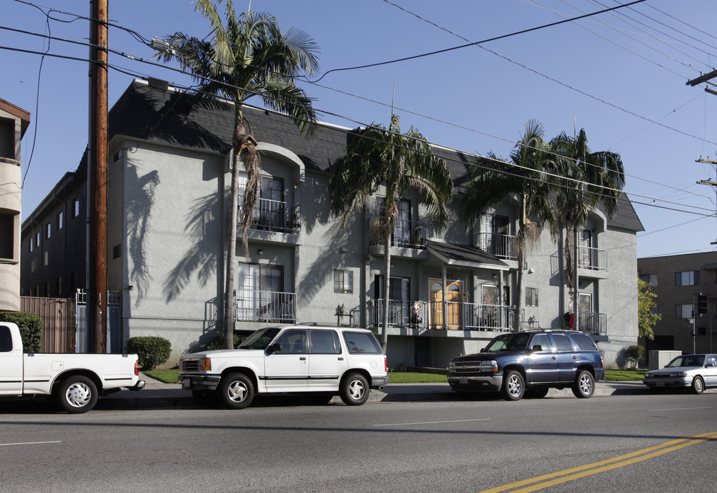 6202 Fulton Ave in Van Nuys, CA - Building Photo