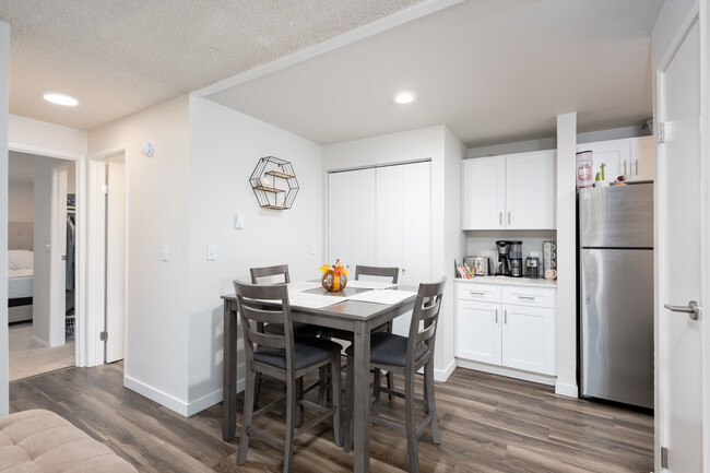 James Apartment Homes in Lakewood, WA - Building Photo - Interior Photo