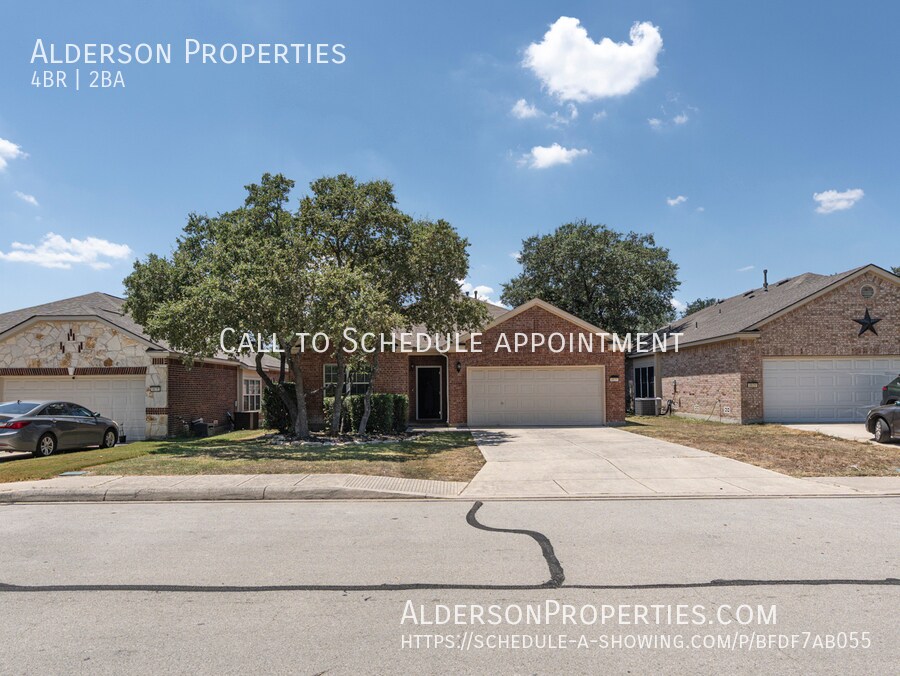 4835 James Gaines in San Antonio, TX - Building Photo