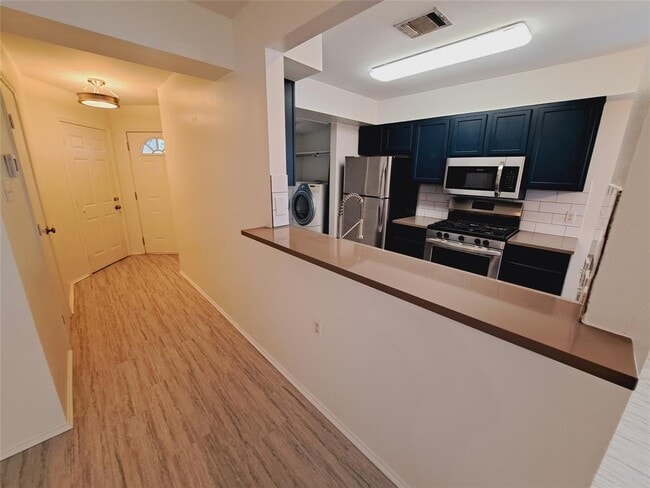 6703 Hill Oaks Dr in Austin, TX - Building Photo - Building Photo