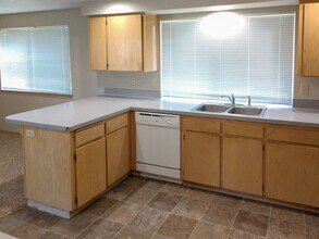 138 Hazelbrook Dr N-Unit -148 in Keizer, OR - Building Photo - Building Photo