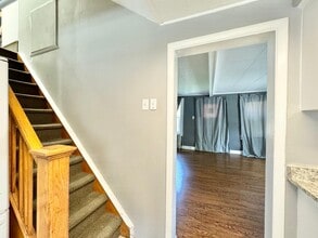 6 Chestnut St E in St Catharines, ON - Building Photo - Building Photo