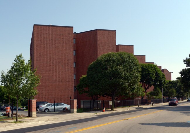 Charlesgate South in Providence, RI - Building Photo - Building Photo