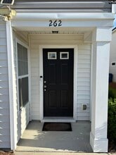 262 Gum Swamp Trl in West Columbia, SC - Building Photo - Building Photo