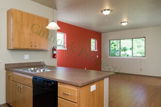 585 E 14th Ave in Eugene, OR - Building Photo - Building Photo